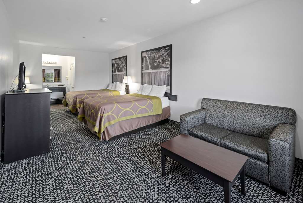 Super 8 by Wyndham Carthage TX - photo 20
