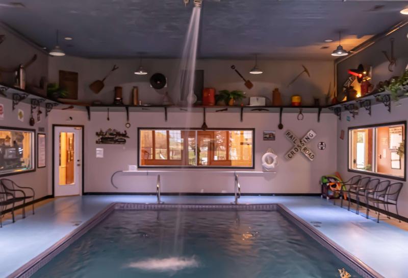 Depot Inn and Suites - photo 40