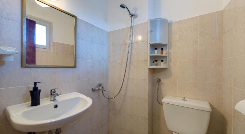 Onar Rooms & Studios in Emporeio, Greece