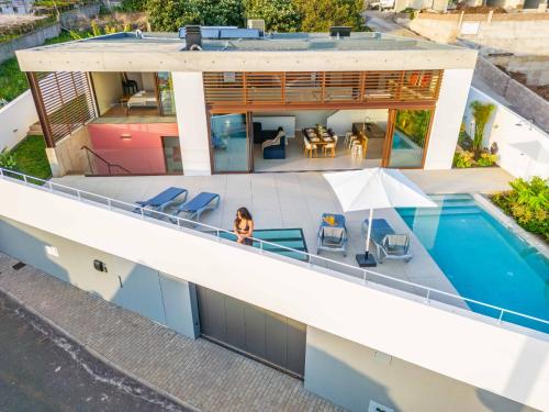 Lake House — 4-Star Luxury Hotel in Calheta, Portugal