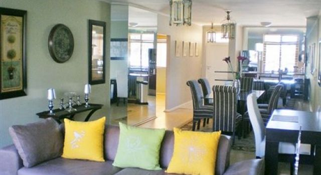 Kwin Stays Holiday Accomodation - last minute hotel in Cape Town