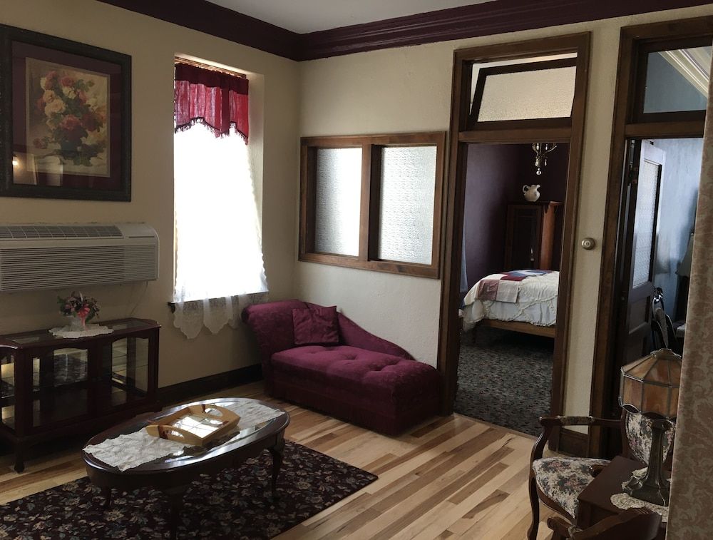 Cambridge Inn on Main - photo 16