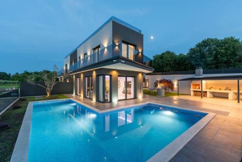 Villa Kalemi — 4-Star Luxury Hotel in Kanfanar, Croatia
