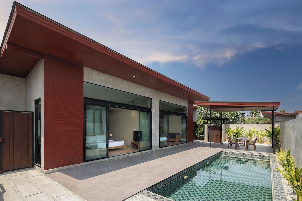 Sunday Sea Two Pool Villa Pattaya — 5-Star Luxury Hotel in Pattaya, Thailand