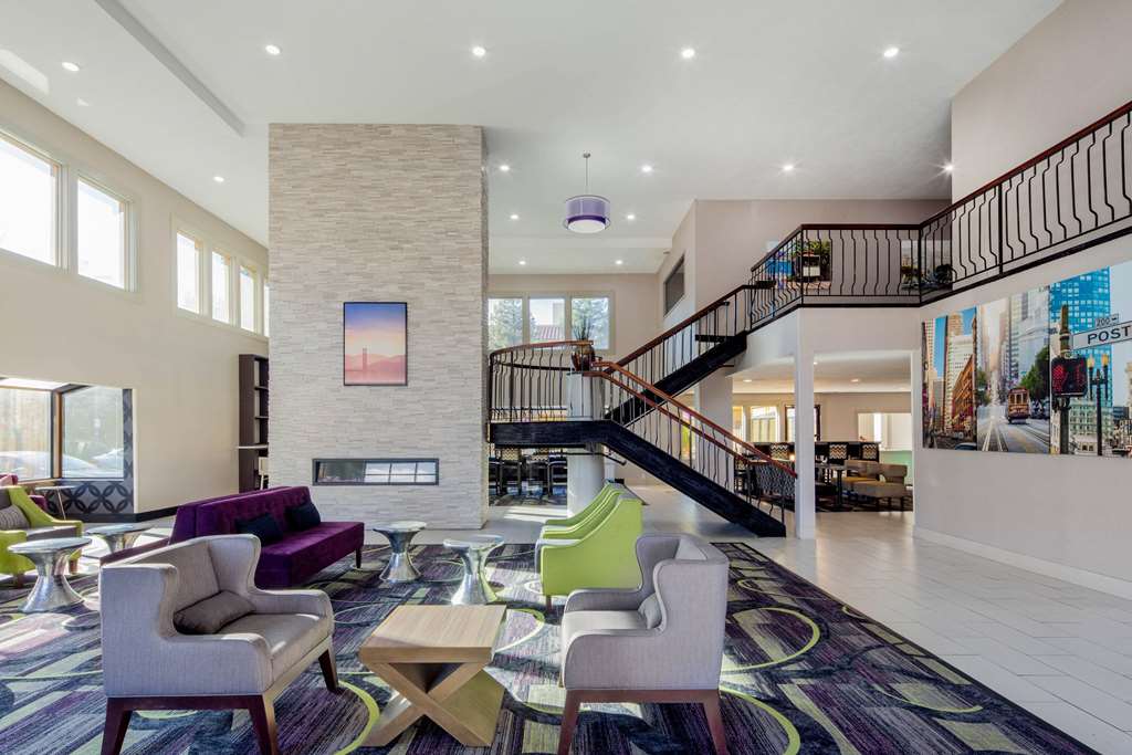 La Quinta Inn Suites By Wyndham Oakland Hayward — Hayward