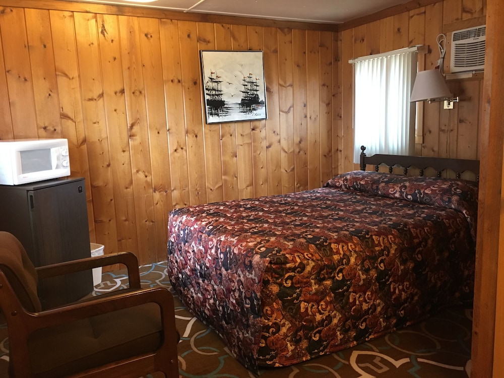 Hilltop Motel - photo 17