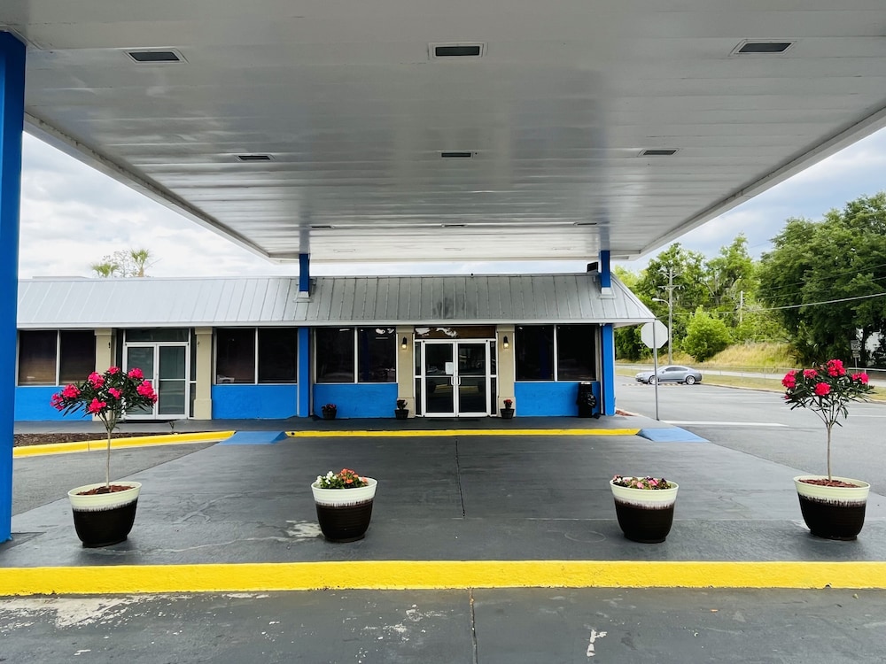 Rodeway Inn Silver Springs Ocala East - photo 34