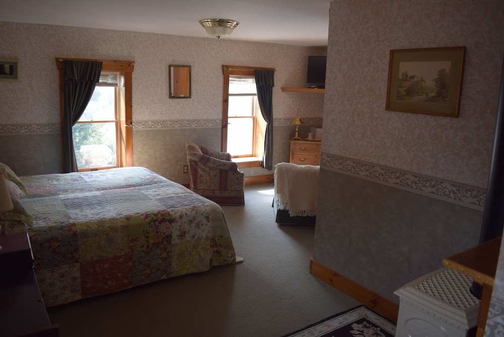 Black Lantern Inn - photo 8