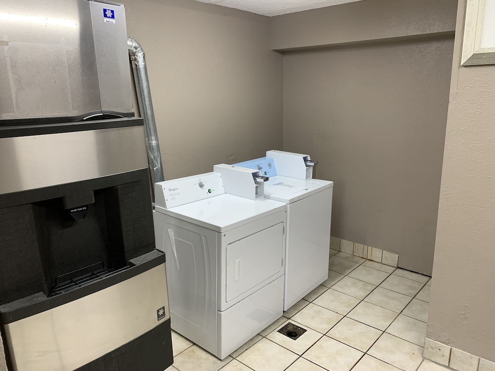 Red Roof Inn Mystic New London - photo 23