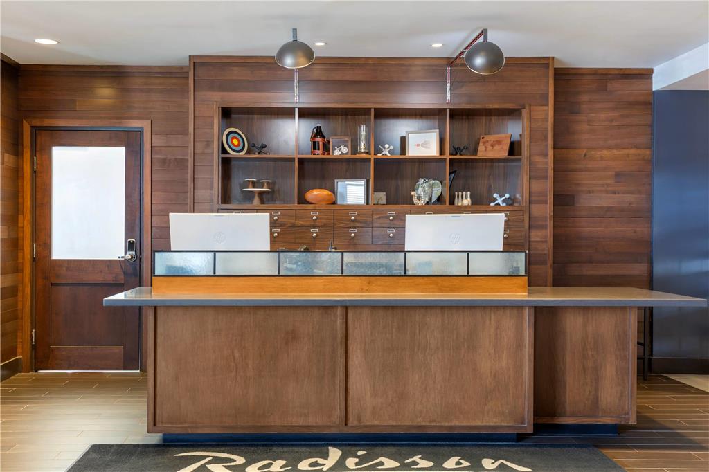 Radisson Hotel Detroit Metro Airport - photo 10