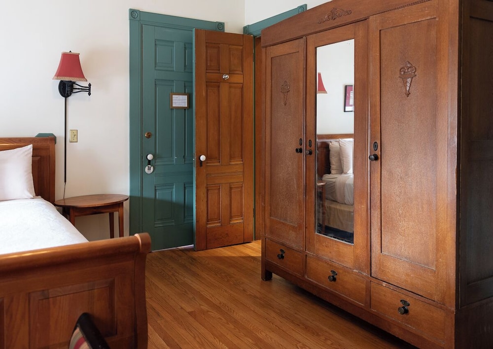 William Henry Miller Inn - photo 19