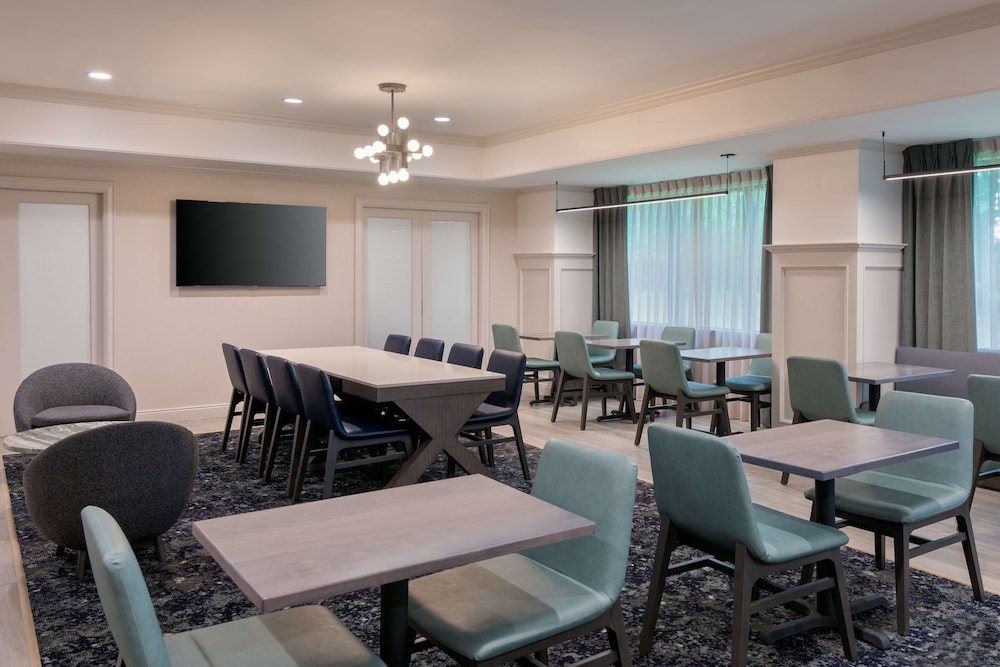 Hampton Inn Hartford Airport - photo 30