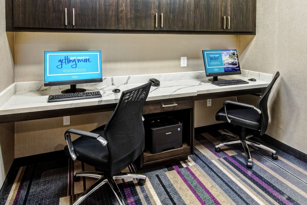 Hampton Inn Fresno Airport - photo 31