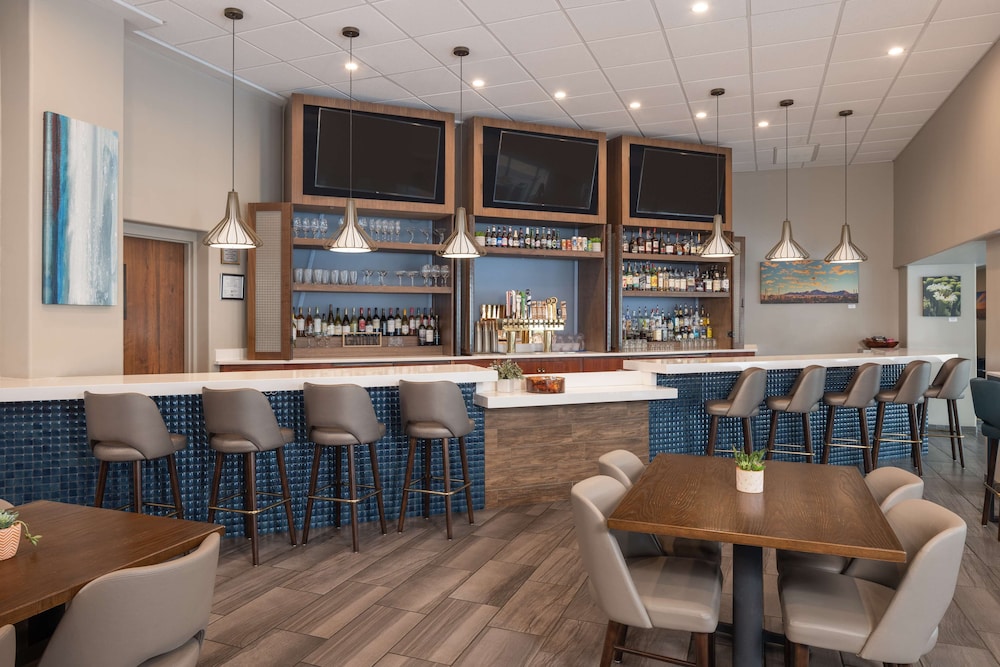 Embassy Suites by Hilton Tucson East - photo 52