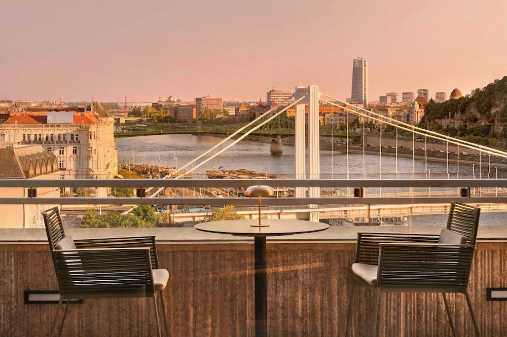 מזון ומשקאות