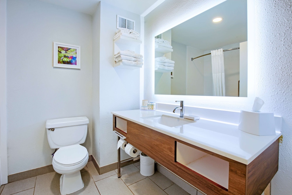 Hampton Inn Slidell - photo 18