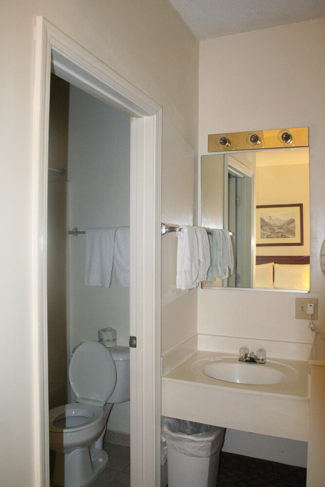 InTown Suites San Antonio East - photo 19