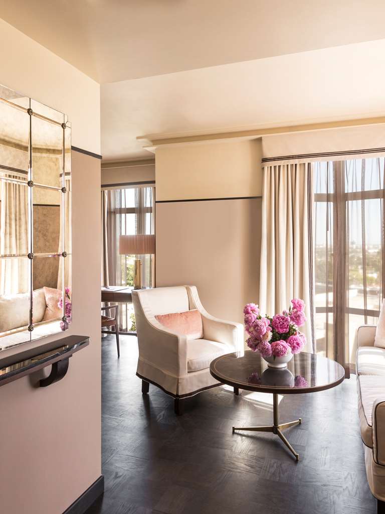 Sunset Tower Hotel - photo 11