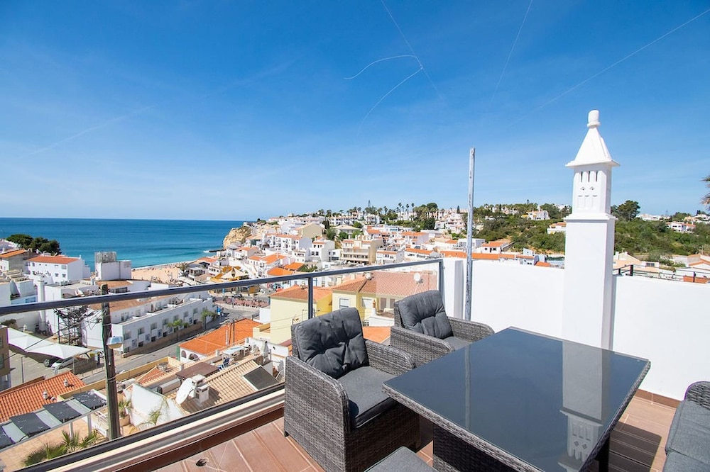 12a Travessa da Nau Modernised yet Traditional h in Lagoa, Portugal