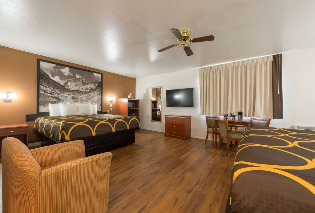 Super 8 by Wyndham Alamosa - photo 33