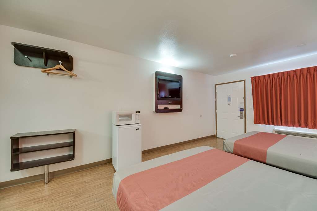 Motel 6 Brownsville TX North - photo 16