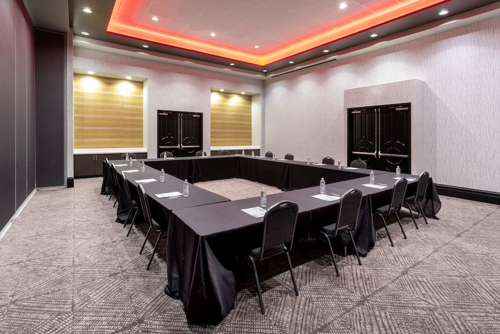 Hilton Garden Inn Hays - photo 26