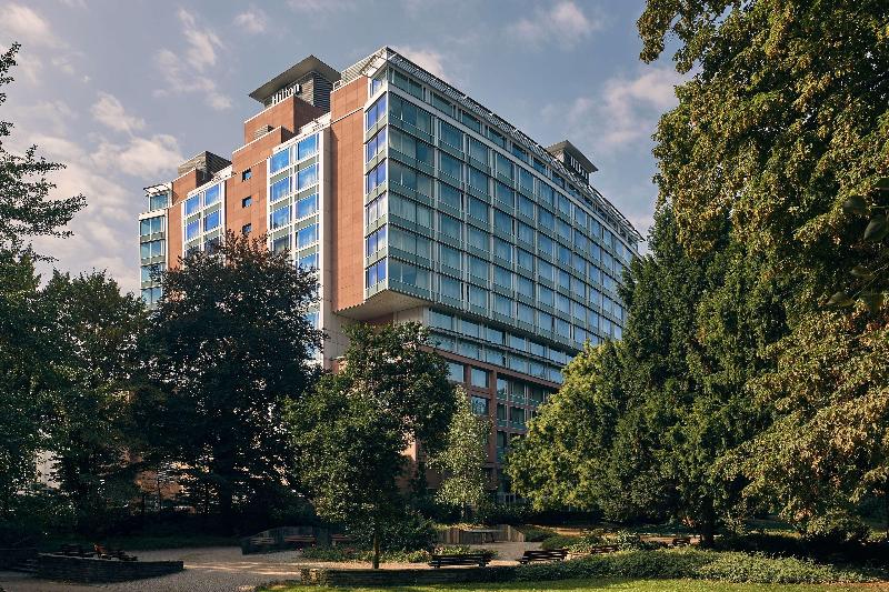 Hilton Frankfurt City Centre — 5-Star Luxury Hotel in Frankfurt Am Main, Germany