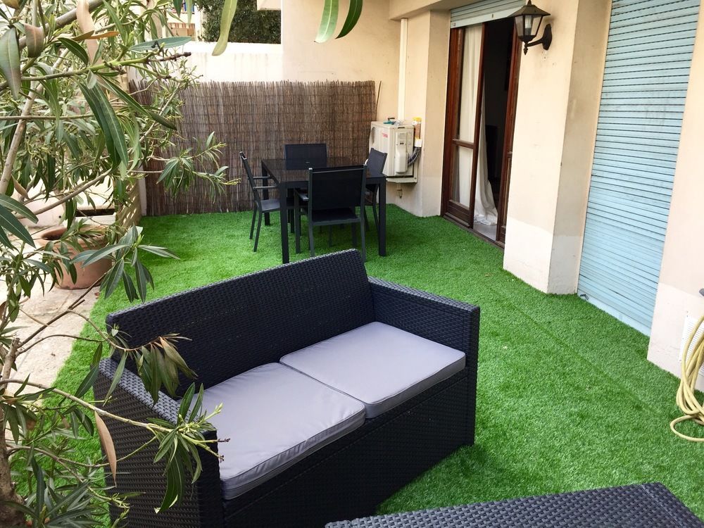 Calme et Terrasse in Nice, France