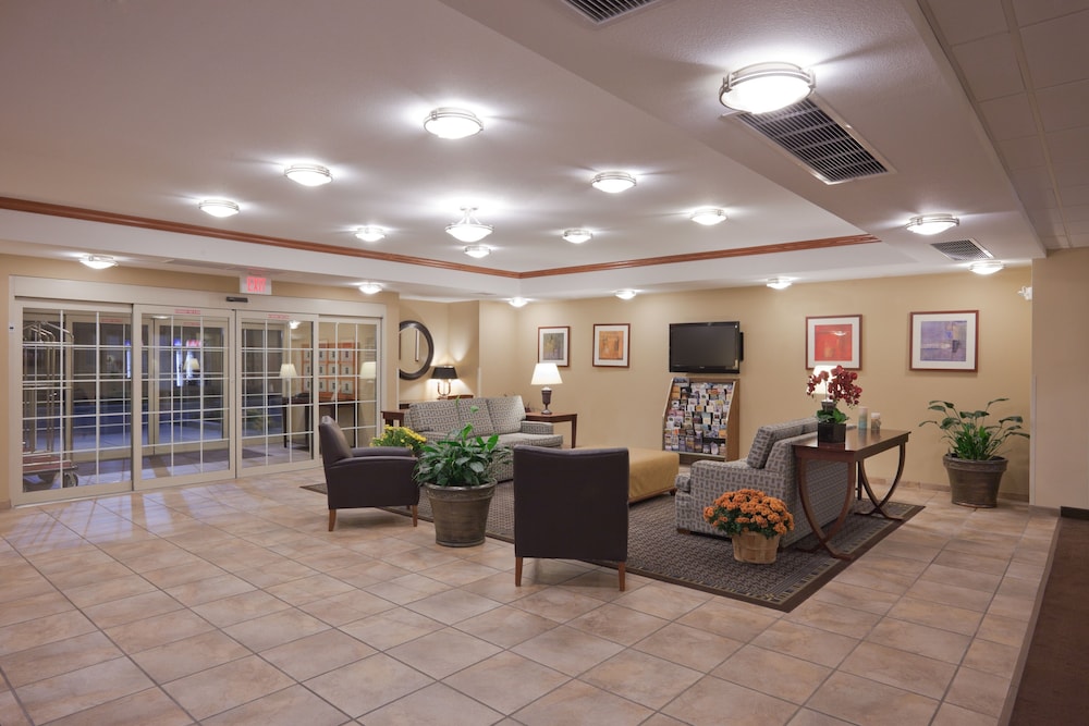 Candlewood Suites Perrysburg by IHG - photo 36