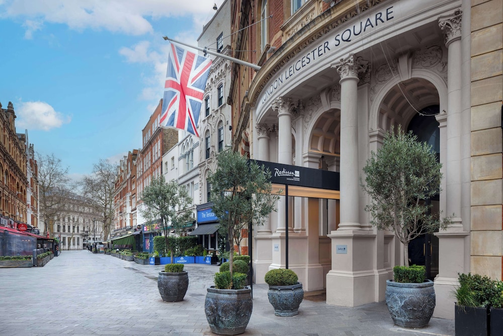 Radisson Blu Hotel London Leicester Square — 5-Star Luxury Hotel in London, United Kingdom