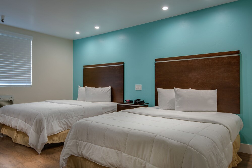 Vagabond Inn Executive Bakersfield Downtowner - photo 12