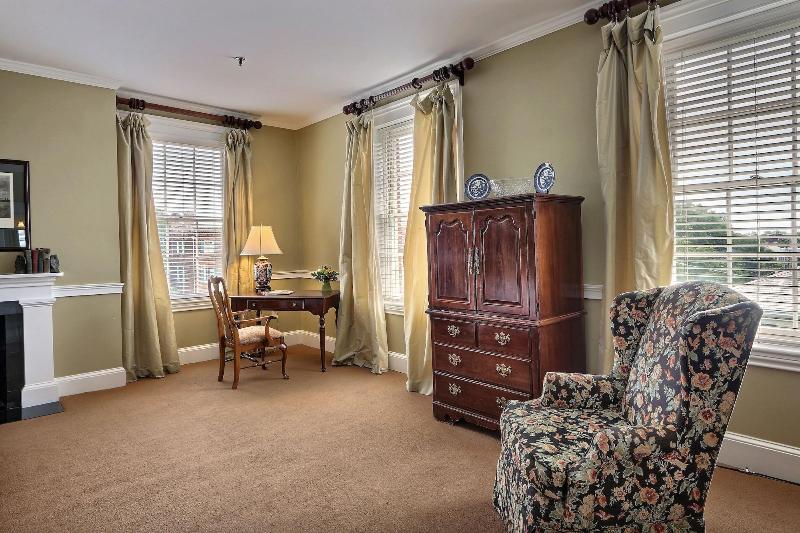 The Presidents Quarters Inn - photo 82