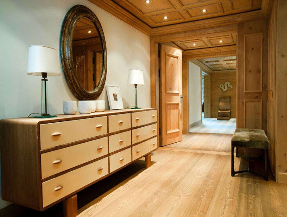 Luxurious Alpine Flat With Hotel Amenities in Saanen, Switzerland