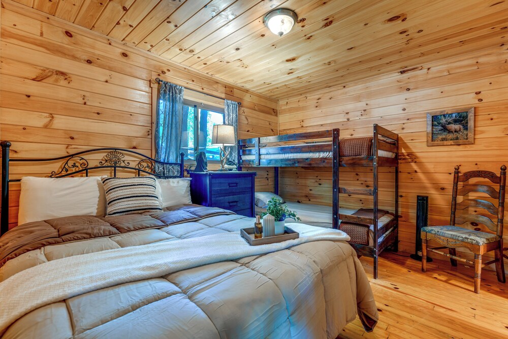 Bryson City Cabin in Smoky Mtn W resort Amenities - photo 16
