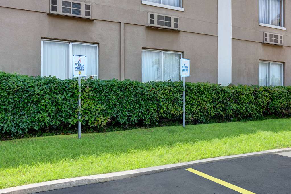 Super 8 by Wyndham Grand Prairie North - photo 12
