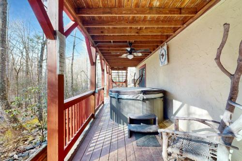 Moose Creek Lodge — 4-Star Luxury Hotel in Sylva, United States