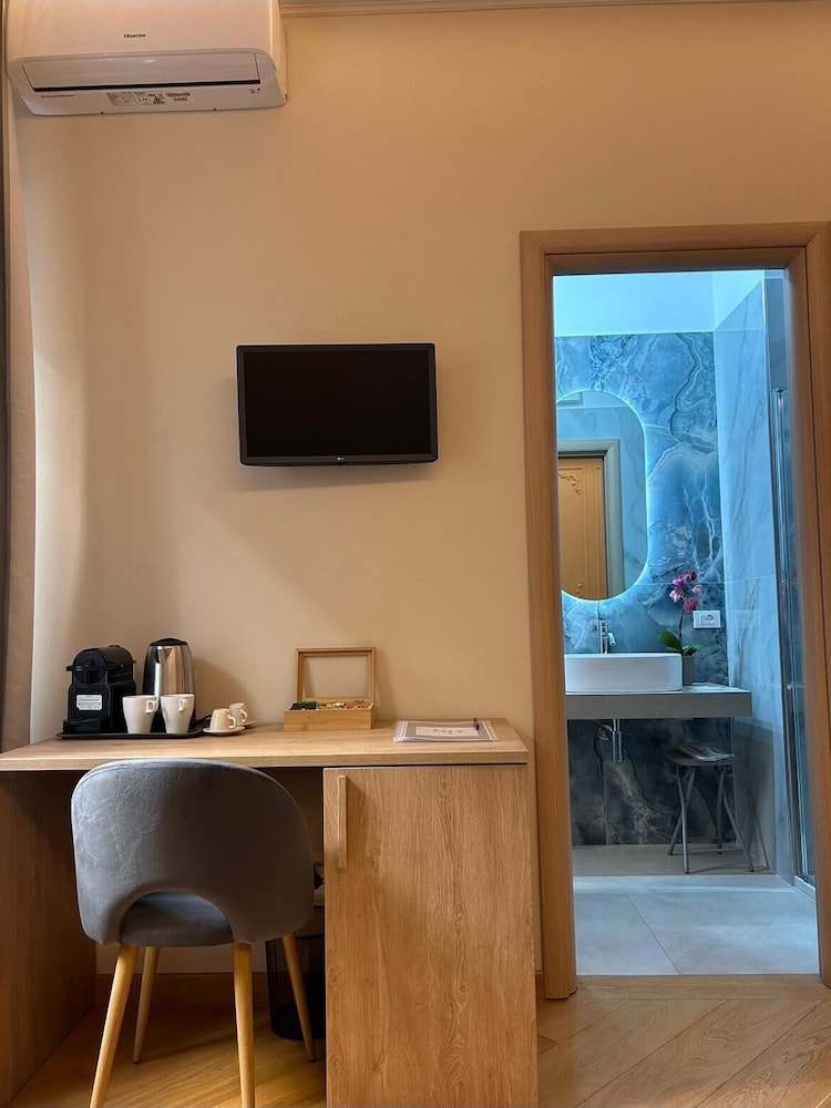 Sea Pearl Luxury Rooms in La Spezia, Italy