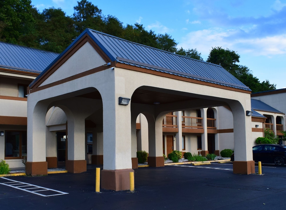 Super 8 by Wyndham Fort Chiswell Wytheville Area - photo 50