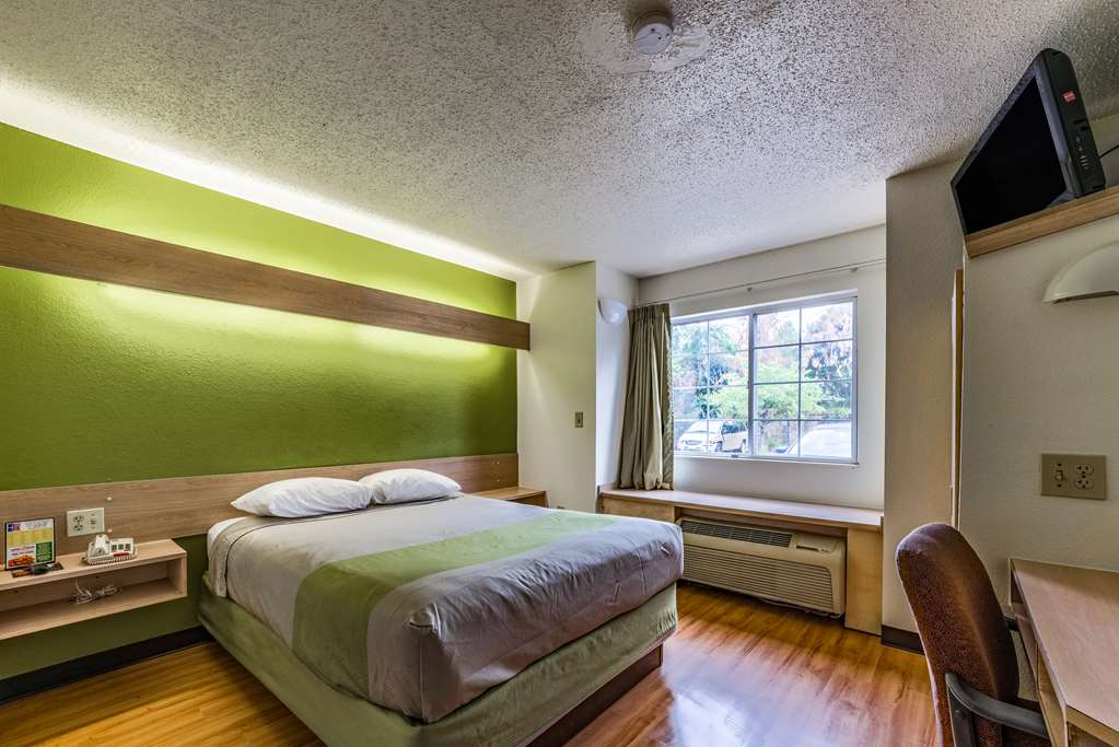 Motel 6 Charlotte NC University - photo 8
