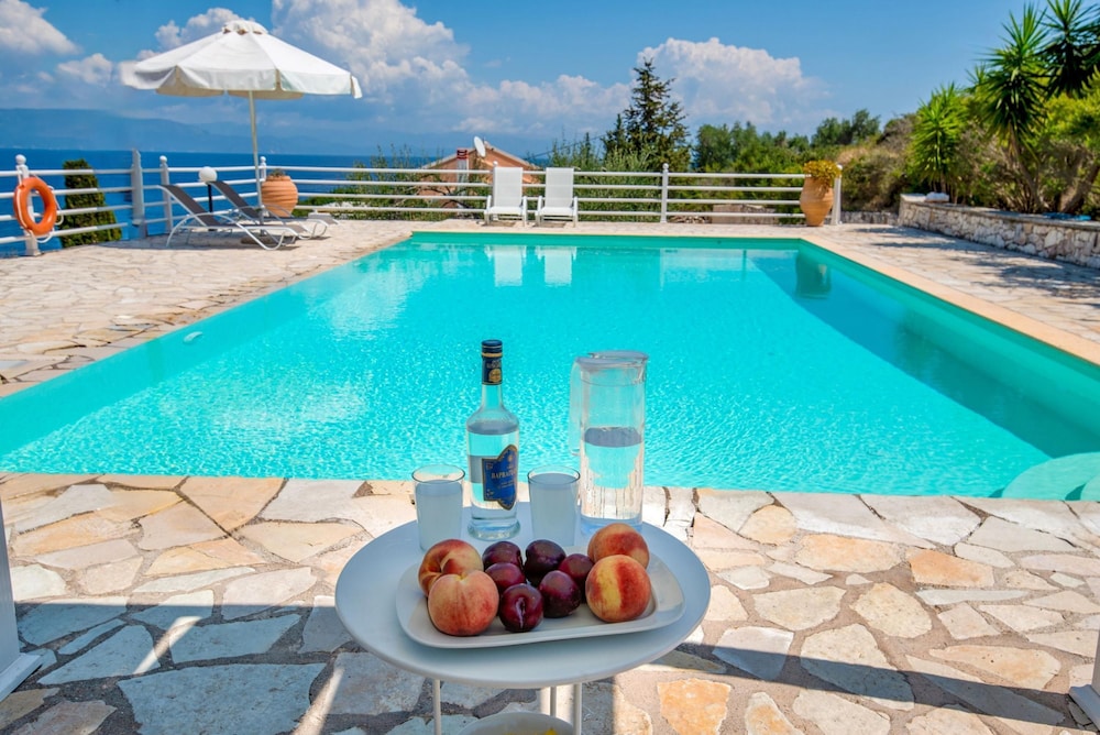 Villa Kantada Eleni in Paxi — 4-Star Luxury Hotel in Gaios, Greece