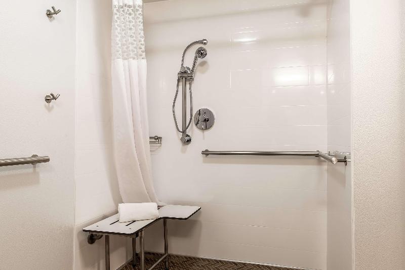 Hampton Inn Rockford - photo 41