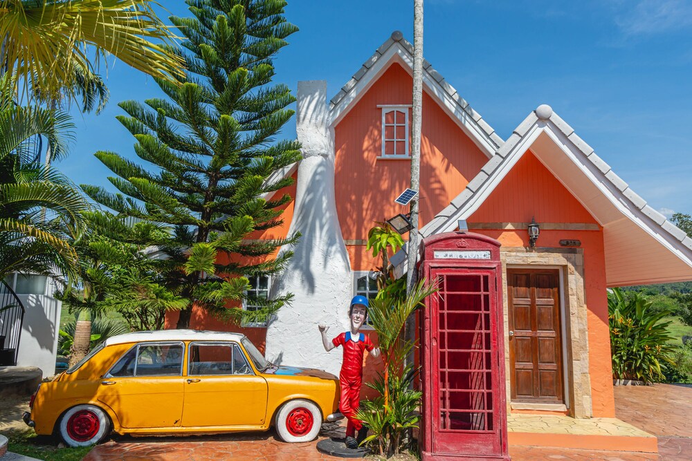 Apinya Resort Bangsarey in Sattahip, Thailand