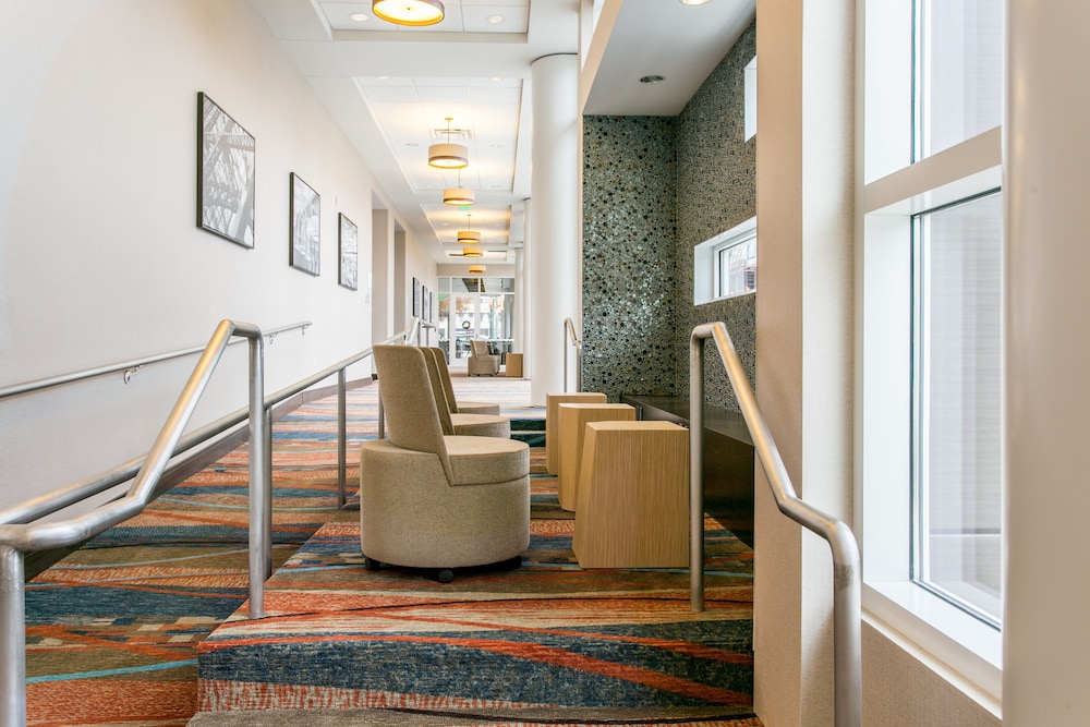 Holiday Inn Hotel & Suites Chattanooga Downtown by IHG - photo 3