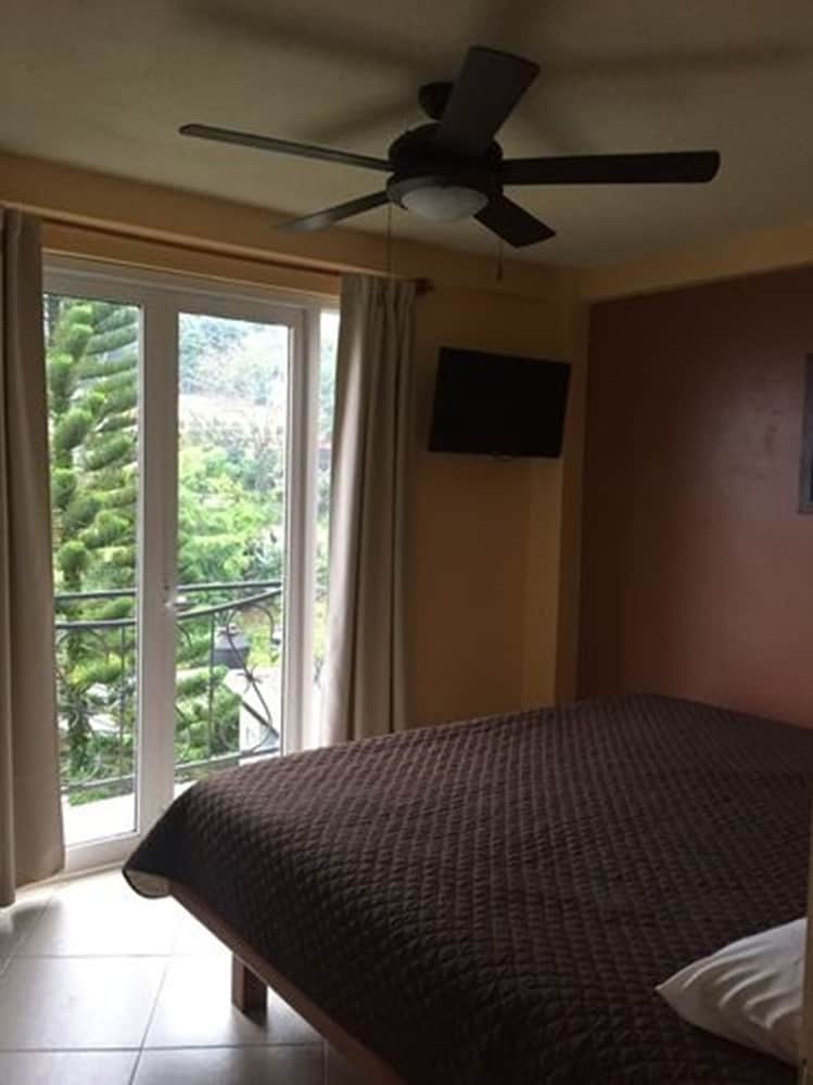 Hotel Y Estancia 24 7 in Xilitla, Mexico