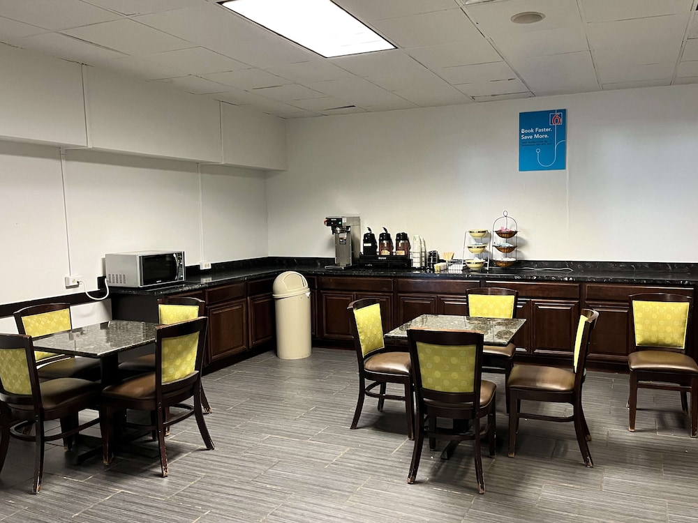 Studio 6 Suites Clarion PA - photo 4