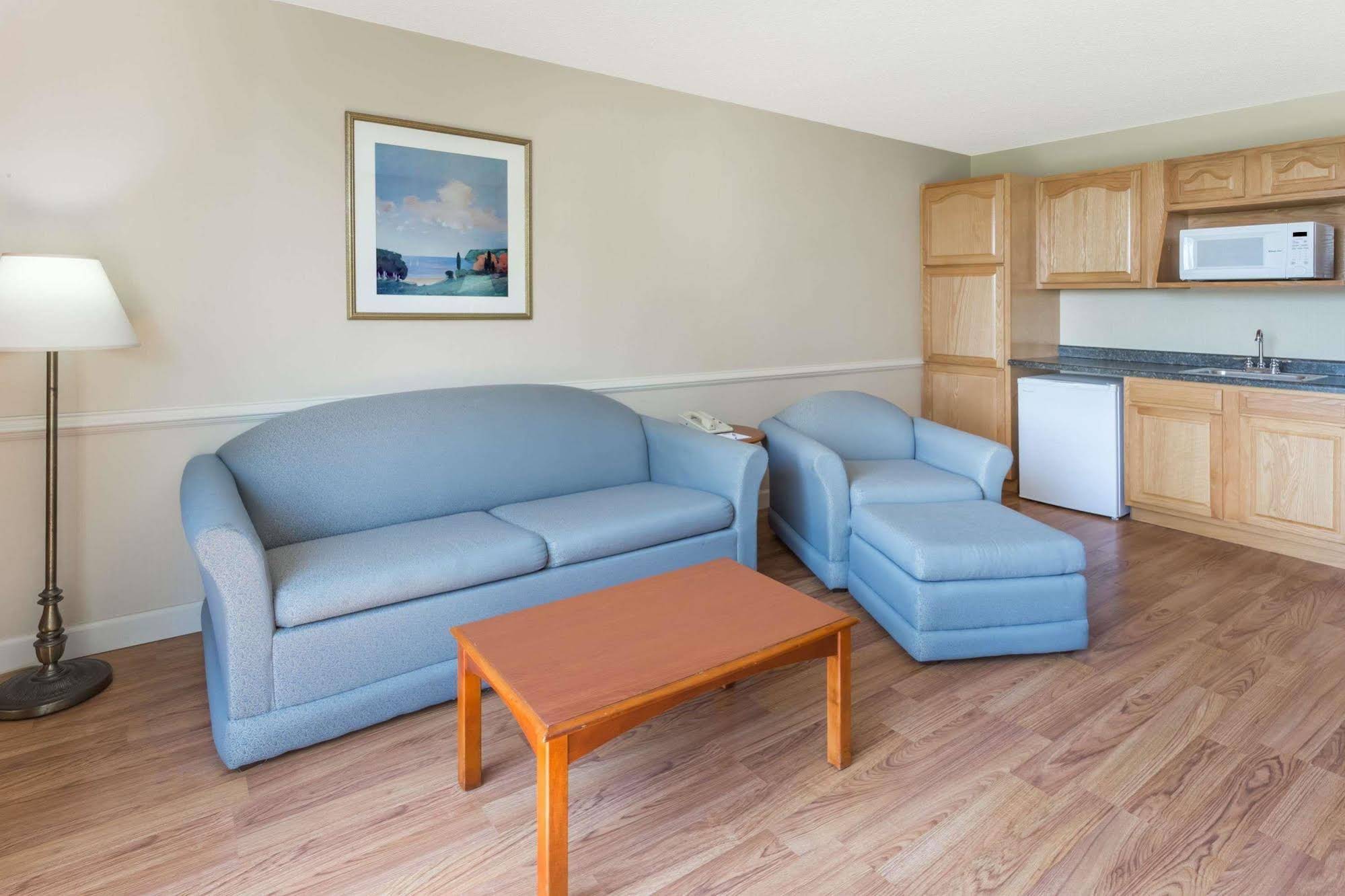 Travelodge Peoria Hotel And Conference Center - photo 13