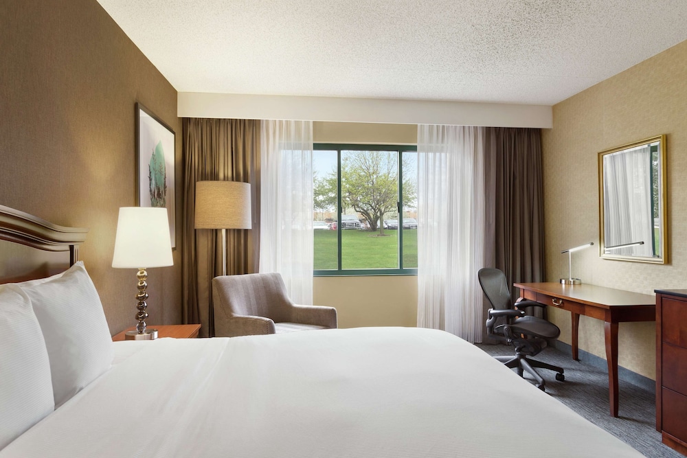 DoubleTree by Hilton Detroit Novi - photo 6