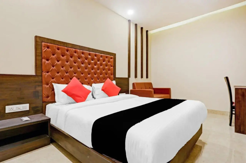 Fabhotel New Radsson Suite