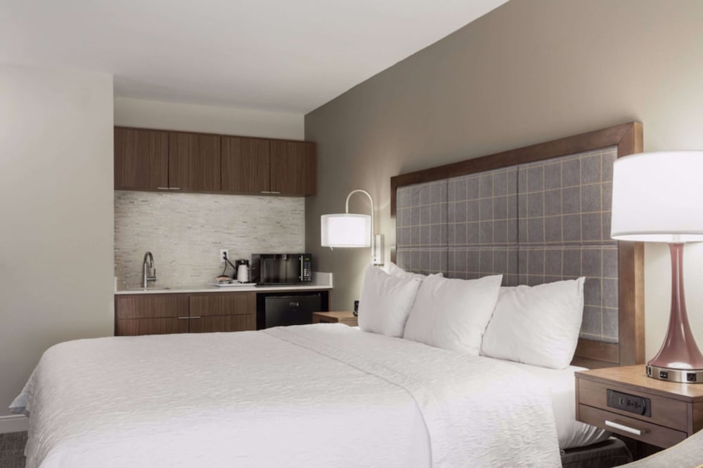 Hampton Inn & Suites Dallas DFW Airport North Grapevine - photo 15
