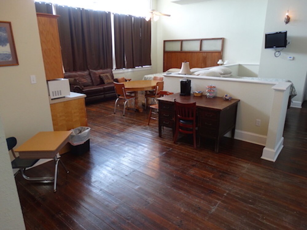 Davie School Inn - photo 25